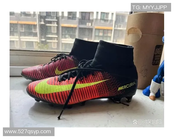 穿传奇足球鞋的球星们展现独特风采,足坛巨星与经典装备的完美结合 穿传奇足球鞋的球星们展现独特风采,足坛巨星与经典装备的完美结合